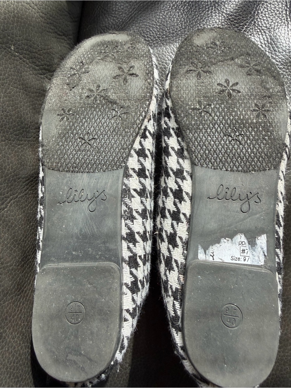 Lily Black & White Houndstooth Ballet Flats - Picture 3 of 8